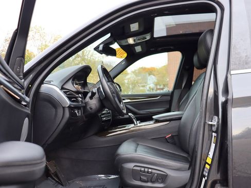 Used 2018 BMW X5 xDrive40e image 11