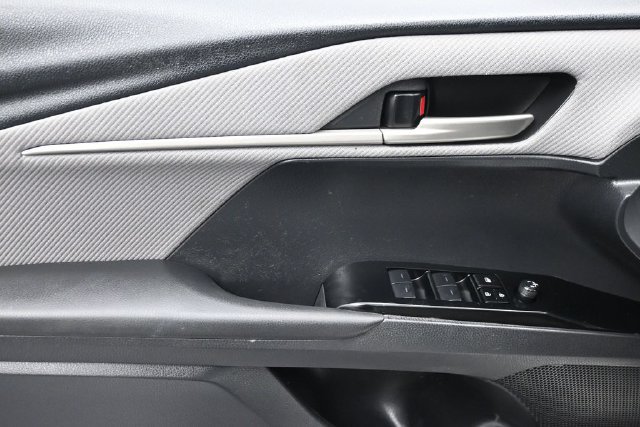Used 2025 Toyota Camry SE w/ Convenience Package FWD image 7
