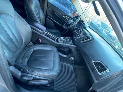 Used 2015 Chrysler 200 Limited image 24
