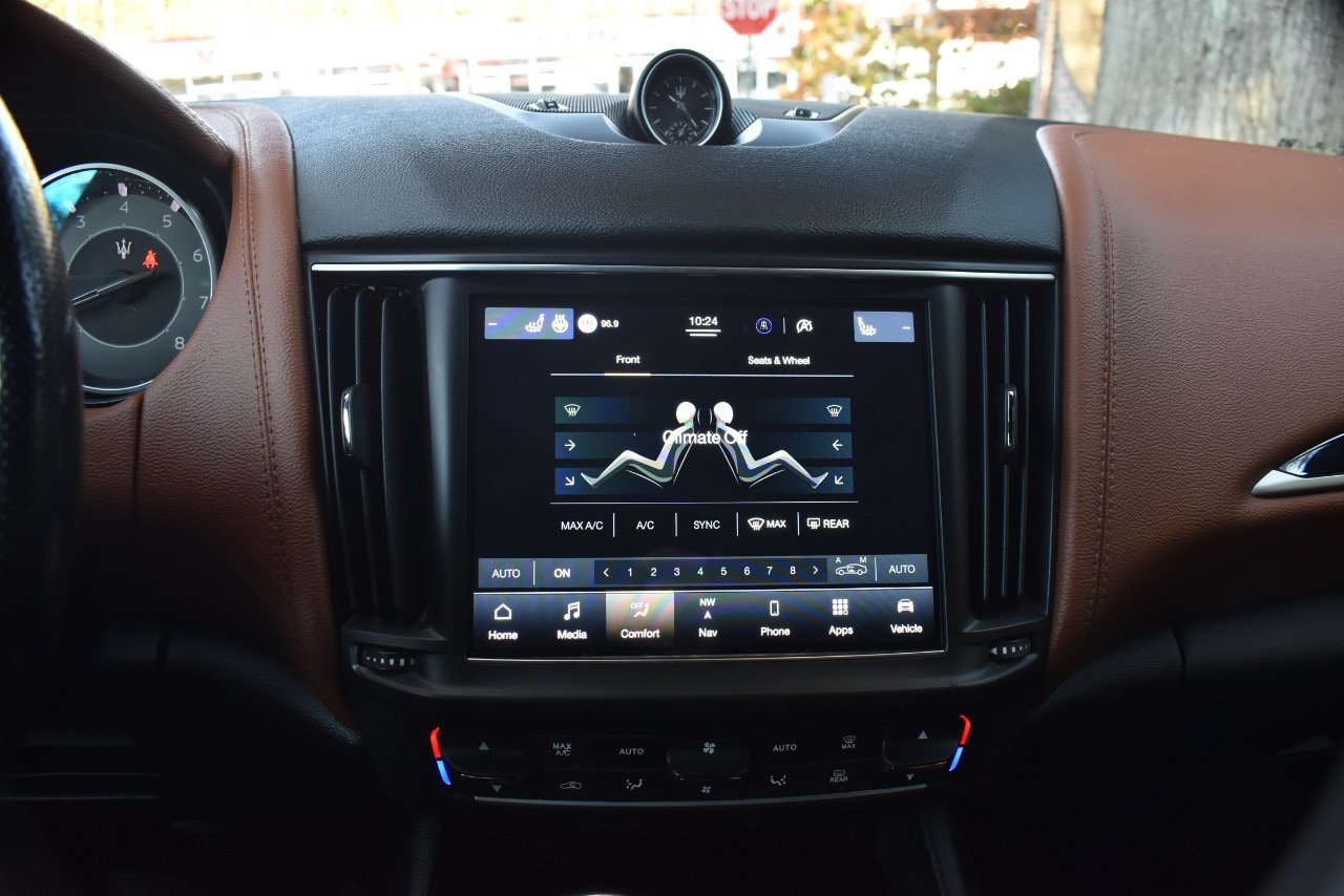 Used 2021 Maserati Levante AWD/4WD image 30