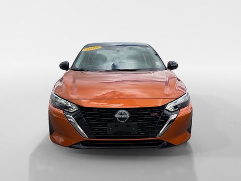 Used 2025 Nissan Sentra SR w/ SR Premium Package FWD image 8