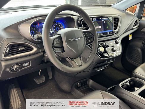 New 2026 Chrysler Pacifica Select image 18