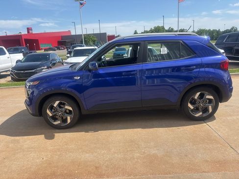 Used 2024 Hyundai Venue Limited FWD image 8