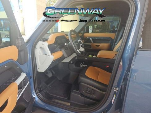 Used 2024 Land Rover Defender 110 X-Dynamic SE AWD/4WD image 15