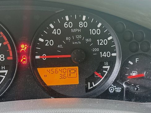 Used 2010 Nissan Frontier SE image 19