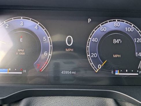 Used 2023 Jeep Grand Cherokee Limited w/ Black Appearance Package image 33