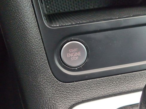 Used 2016 Volkswagen Tiguan S image 20