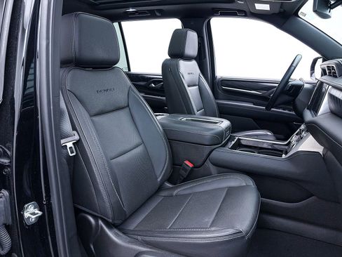 Used 2023 GMC Yukon Denali image 39