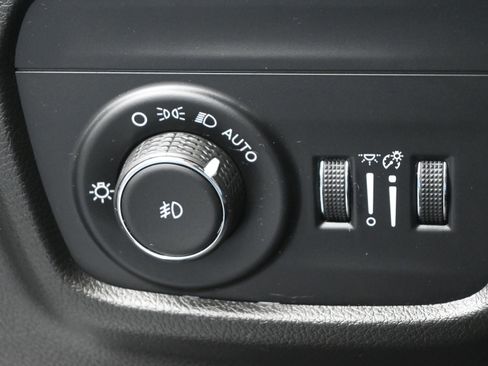 Used 2023 Jeep Grand Cherokee Limited w/ Luxury Tech Group II AWD/4WD image 24