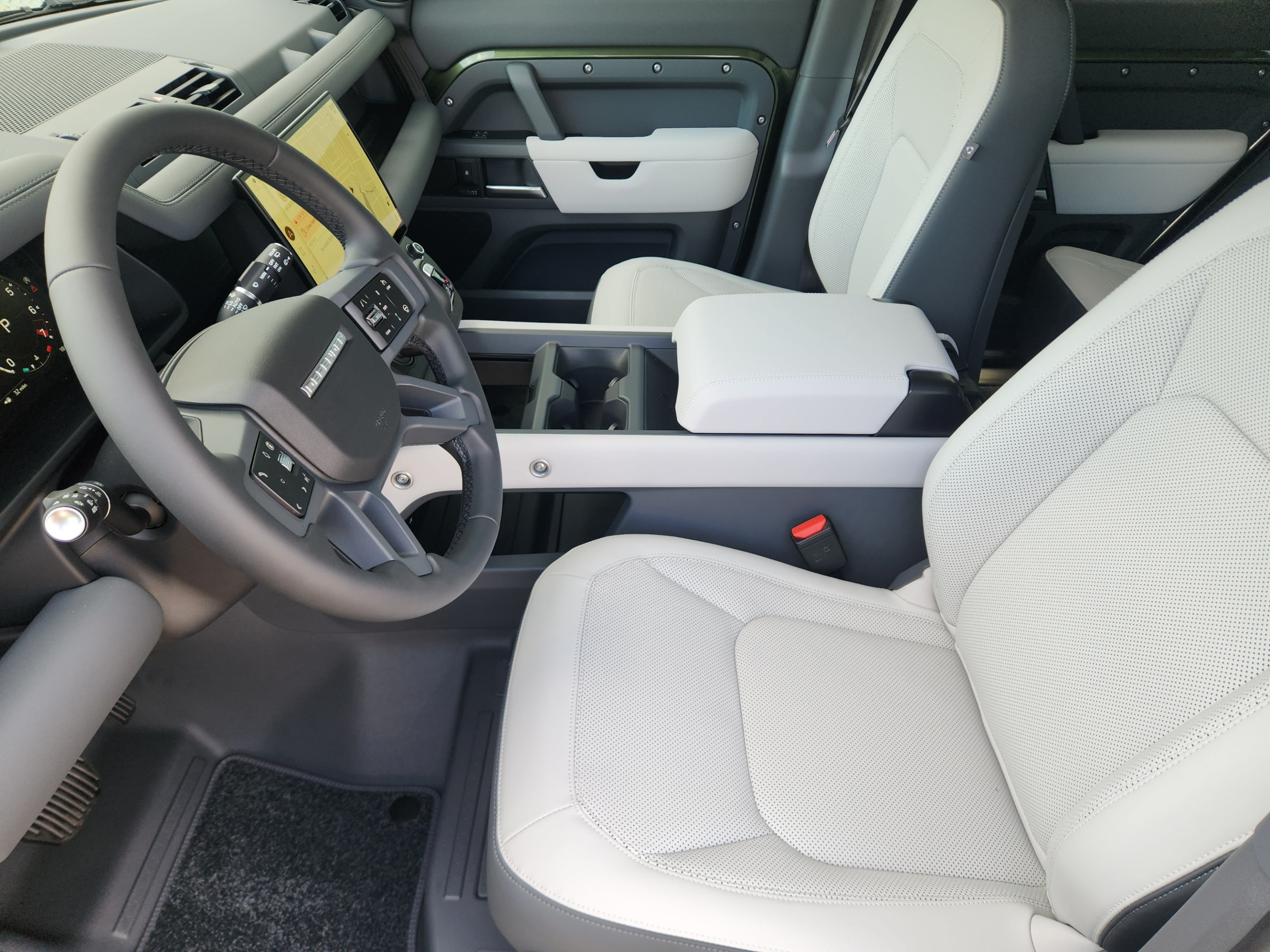 New 2026 Land Rover Defender 110 X-Dynamic SE AWD/4WD image 12