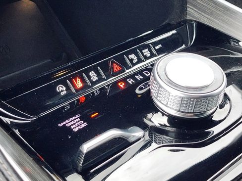 Used 2024 Jeep Wagoneer L Series II w/ Flexible Seating Group image 29