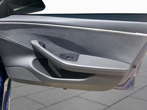 Used 2025 Tesla Model 3 Long Range RWD image 22