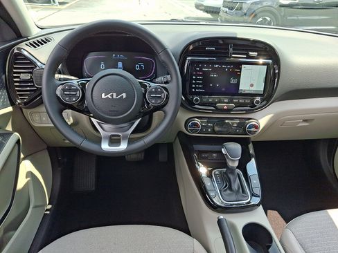 Certified 2024 Kia Soul EX FWD image 10