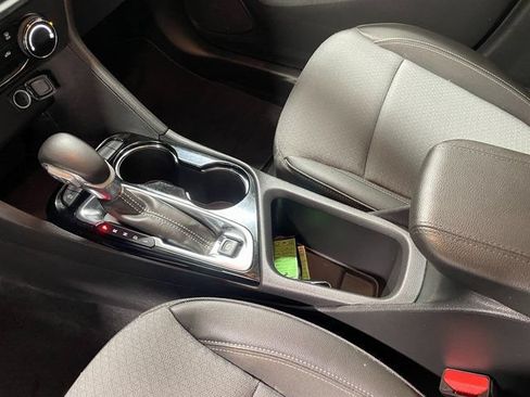 Used 2024 Buick Encore GX Preferred AWD/4WD image 17
