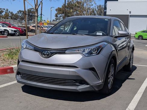 Used 2019 Toyota C-HR LE image 5