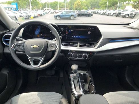 Used 2026 Chevrolet Trax LT w/ LT Convenience Package FWD image 22