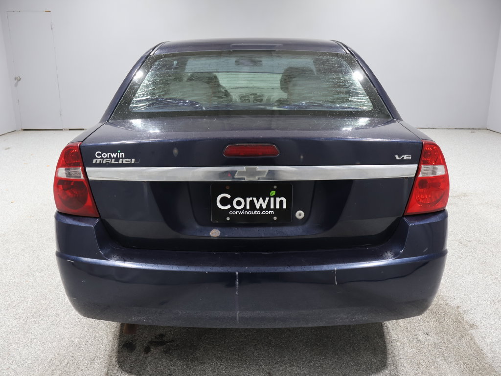 Used 2005 Chevrolet Malibu V6 w/ Preferred Equipment Group FWD image 12