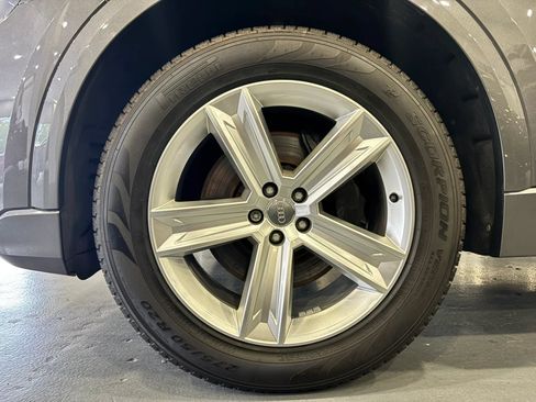 Used 2019 Audi Q8 Premium w/ Convenience Package AWD/4WD image 47