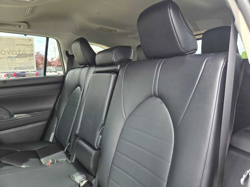 New 2026 Toyota Highlander XLE AWD/4WD image 17