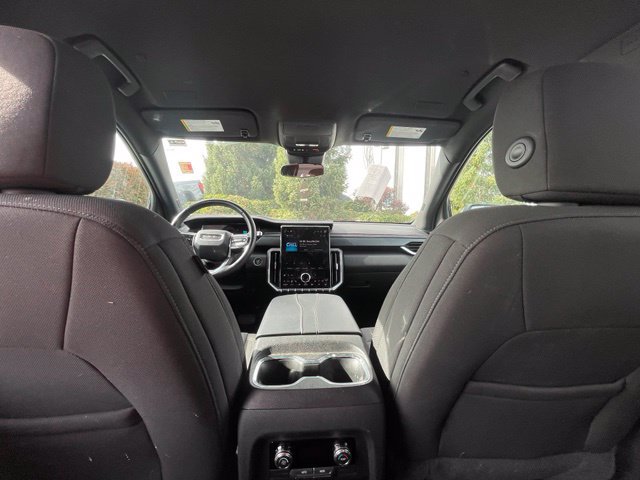 Used 2025 GMC Acadia Elevation FWD image 23