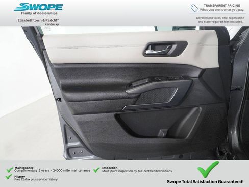 Used 2023 Nissan Pathfinder SL w/ Lighting Package (N92) AWD/4WD image 14