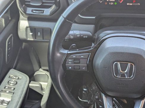 Certified 2025 Honda Pilot EX-L image 17