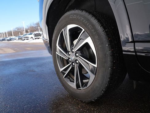 Used 2025 Buick Enclave Sport Touring image 32