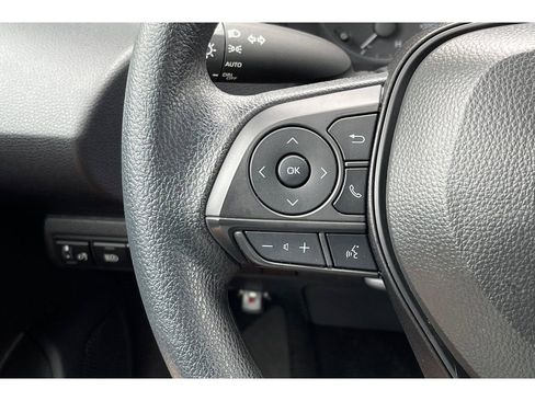 Used 2025 Toyota Corolla LE image 34