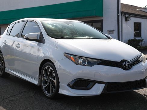 Used 2017 Toyota Corolla iM image 20