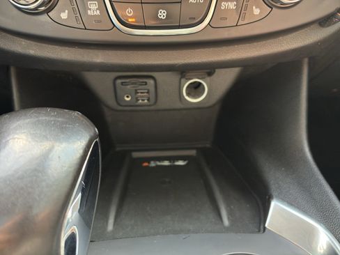 Used 2021 Chevrolet Traverse Premier w/ Redline Edition FWD image 39