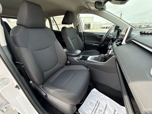 Certified 2024 Toyota RAV4 LE AWD/4WD image 25