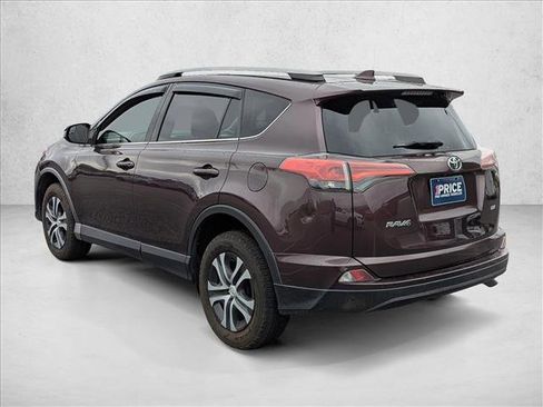 Used 2018 Toyota RAV4 LE image 7