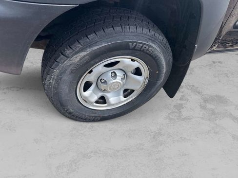 Used 2012 Toyota Tacoma 4x4 Regular Cab image 6