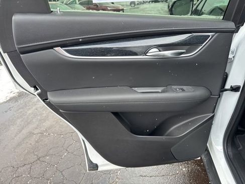 Used 2022 Cadillac XT5 Premium Luxury image 17