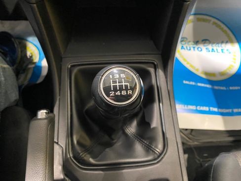 Used 2019 Subaru Crosstrek 2.0i AWD/4WD image 11
