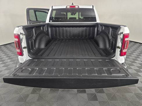 Used 2022 RAM 1500 Laramie AWD/4WD image 16
