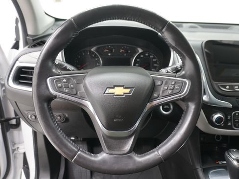 Used 2018 Chevrolet Equinox Premier FWD image 16