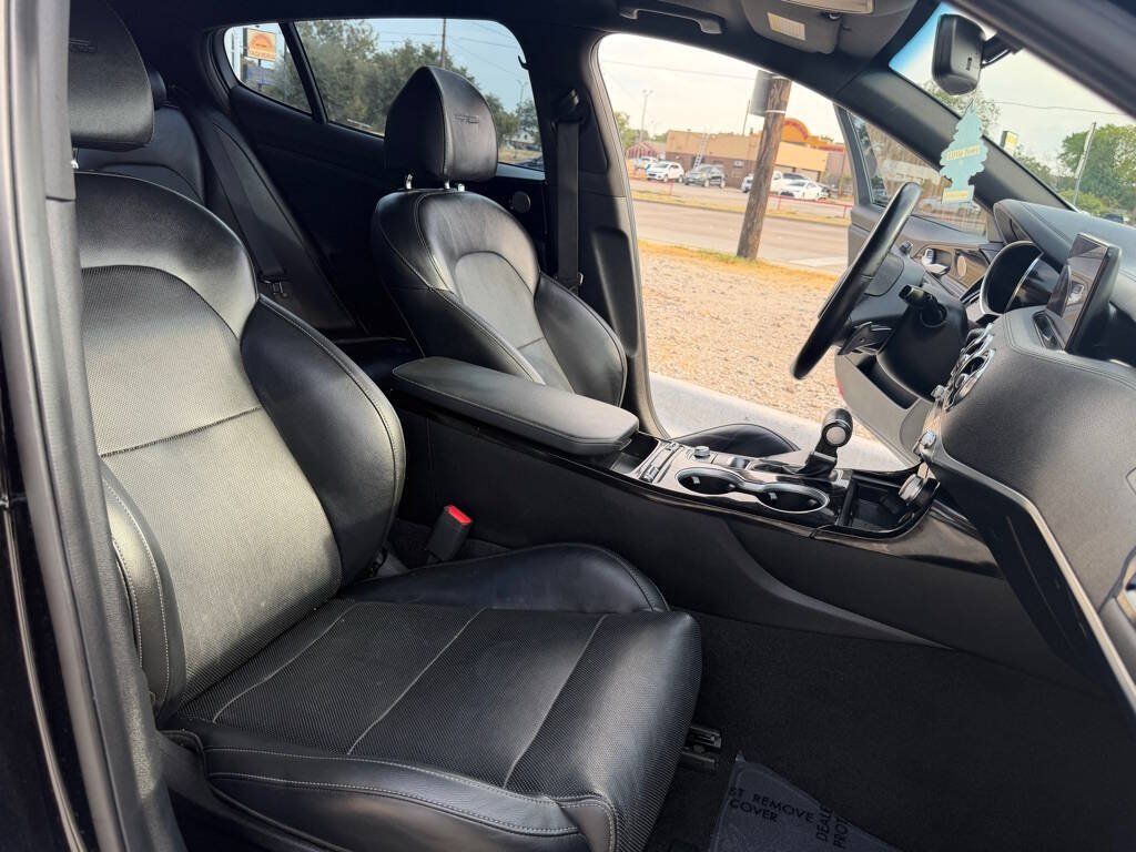 Used 2022 Kia Stinger GT-Line w/ Sun & Sound Package RWD image 12
