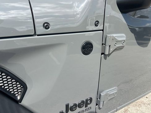 Used 2022 Jeep Wrangler Unlimited Sport image 19