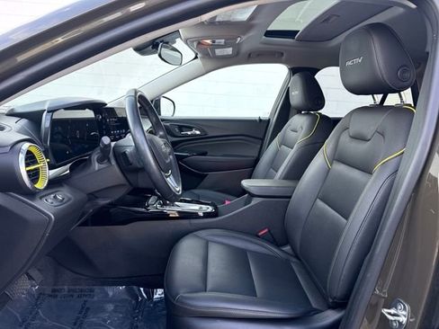 Certified 2024 Chevrolet Trax ACTIV w/ Sunroof Package image 5