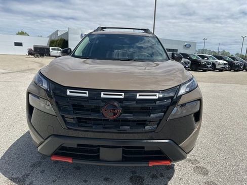 Used 2025 Nissan Rogue SV AWD/4WD image 8