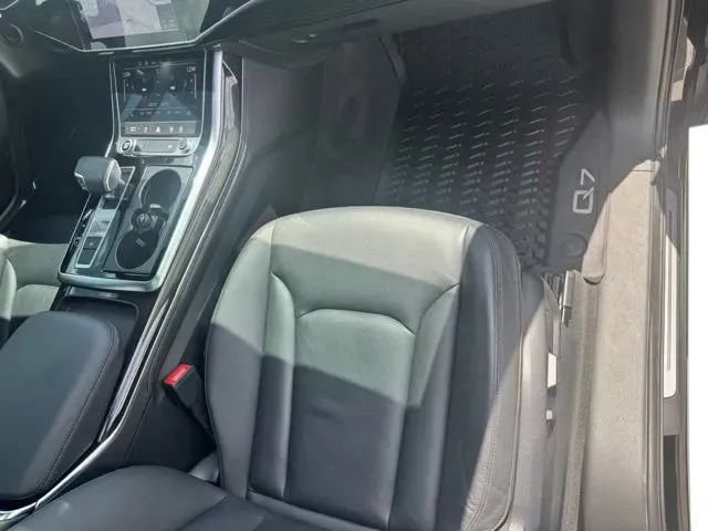 Used 2023 Audi Q7 3.0T Premium Plus AWD/4WD image 16