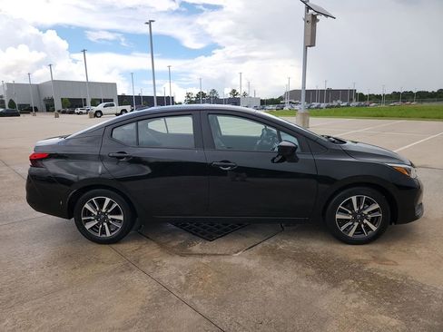 Used 2025 Nissan Versa SV FWD image 6