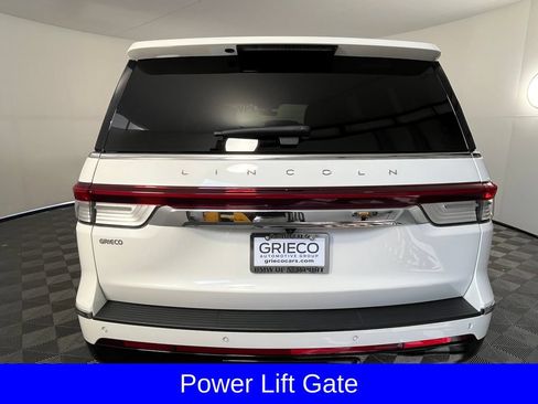 Used 2023 Lincoln Navigator Reserve AWD/4WD image 4