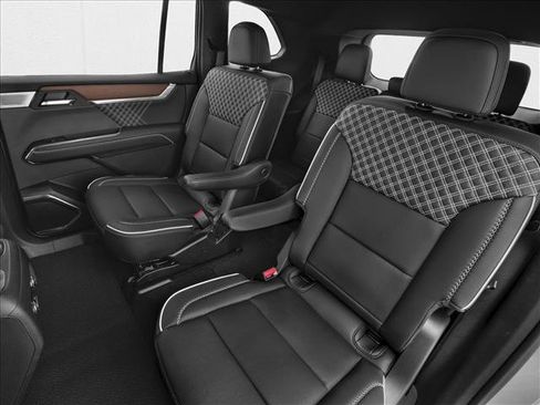 New 2026 GMC Acadia Denali AWD/4WD image 9