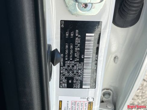 Certified 2023 Toyota 4Runner TRD Off-Road Premium AWD/4WD image 33