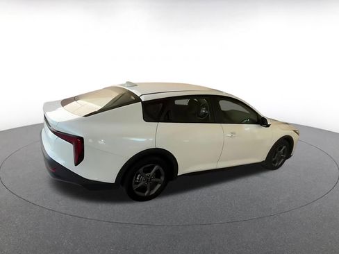 Used 2025 Kia K4 FWD image 14