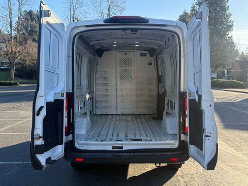 Used 2023 Ford Transit 250 Medium Roof image 9