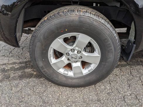 Used 2012 Nissan Frontier SV image 12