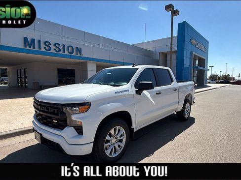 Used 2023 Chevrolet Silverado 1500 Custom image 1
